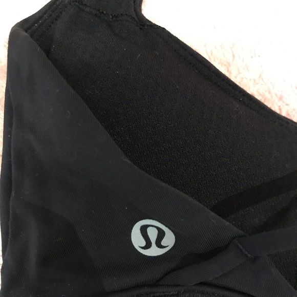Lululemon sports bra - Picture 3 of 3